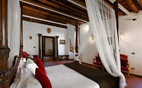 Vicolo Dell'Aquila - Residenze Romanae