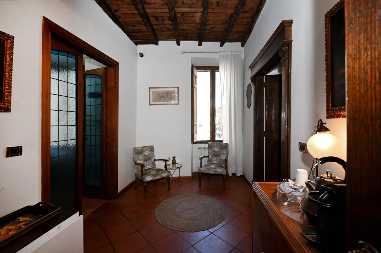 Residenze Romanae - Vicolo Dell'Aquila Bed & Breakfast Exterior photo