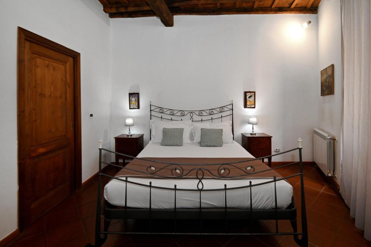 Residenze Romanae - Vicolo Dell'Aquila Bed & Breakfast Exterior photo