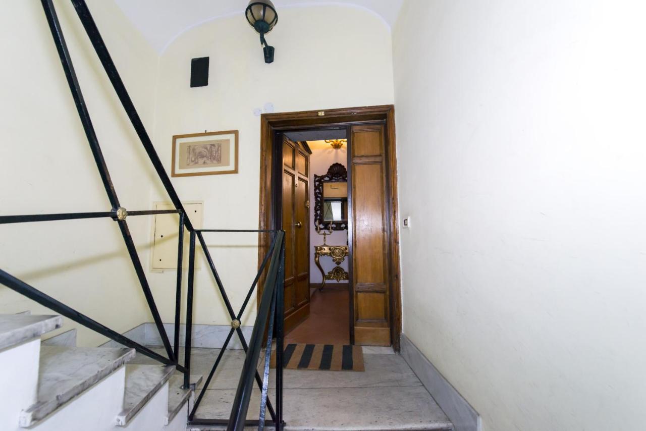 Residenze Romanae - Vicolo Dell'Aquila Bed & Breakfast Exterior photo